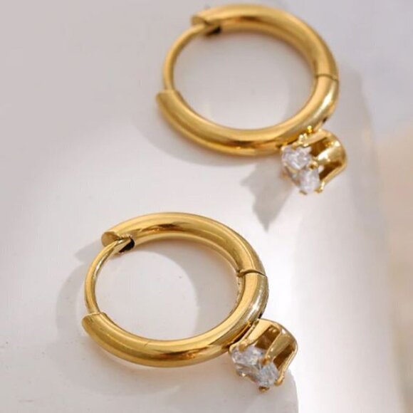 ❤️ Gold Plated Cubic Zirconia Minimalist Hoop Earrings - Picture 3 of 8